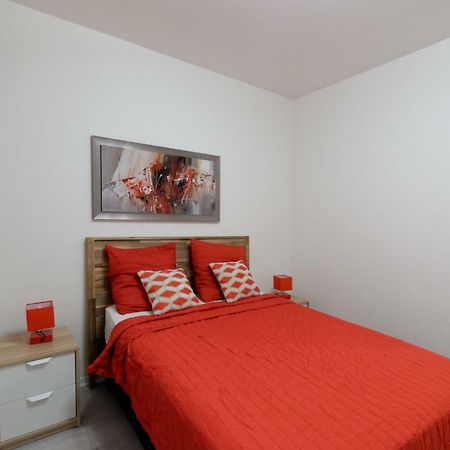 Red-Line Apartment Serris Ngoại thất bức ảnh