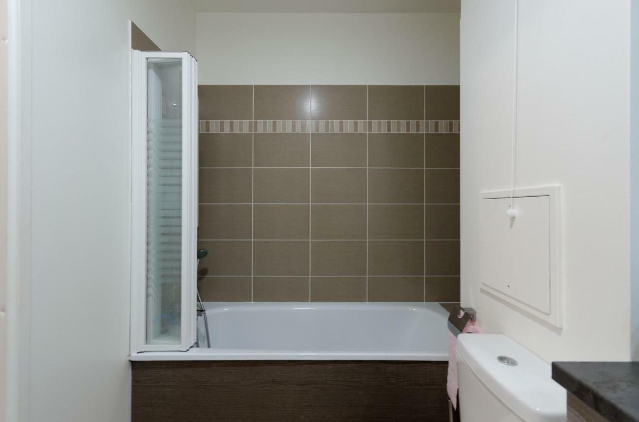Red-Line Apartment Serris Ngoại thất bức ảnh
