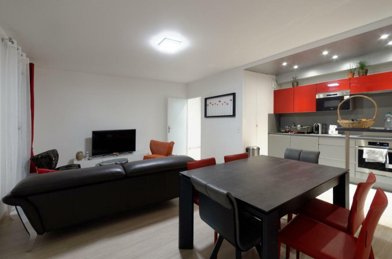 Red-Line Apartment Serris Ngoại thất bức ảnh