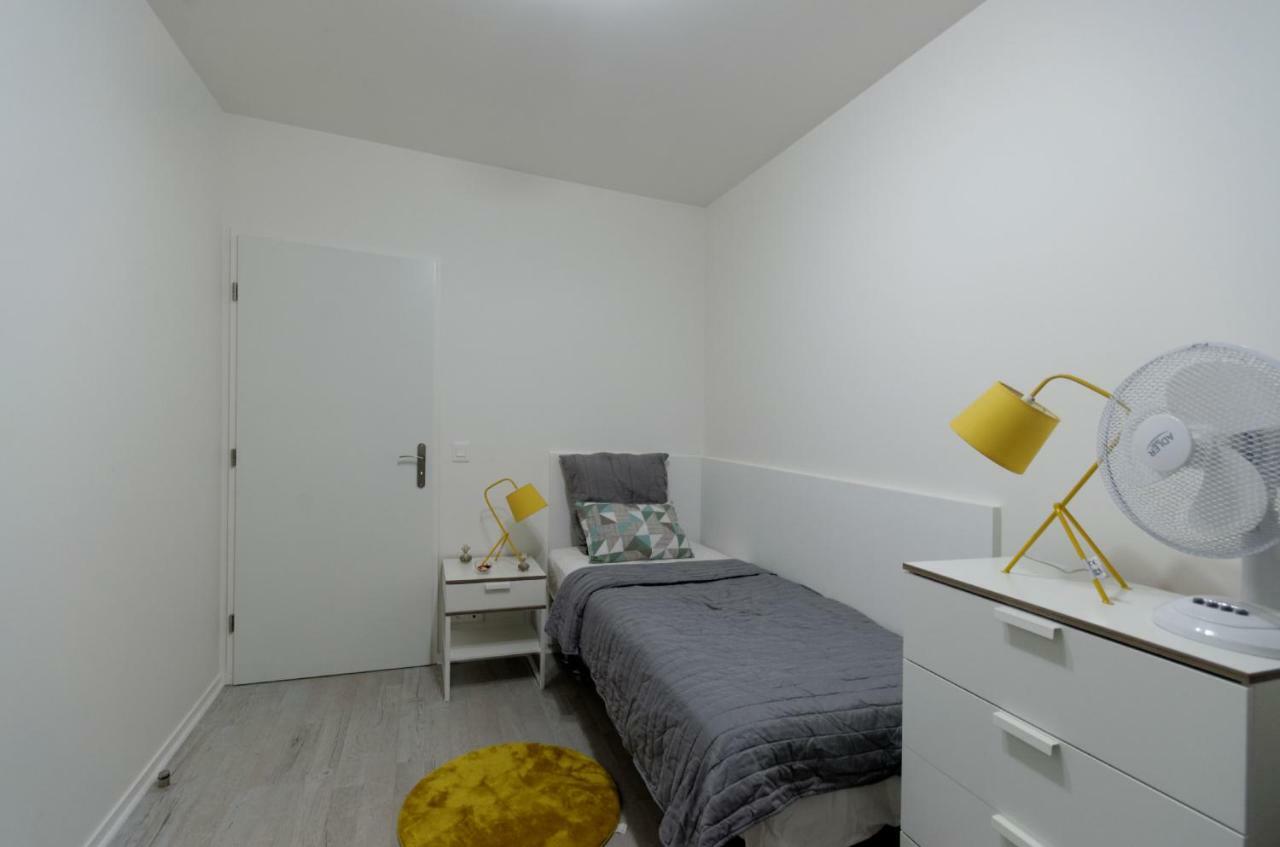 Red-Line Apartment Serris Ngoại thất bức ảnh