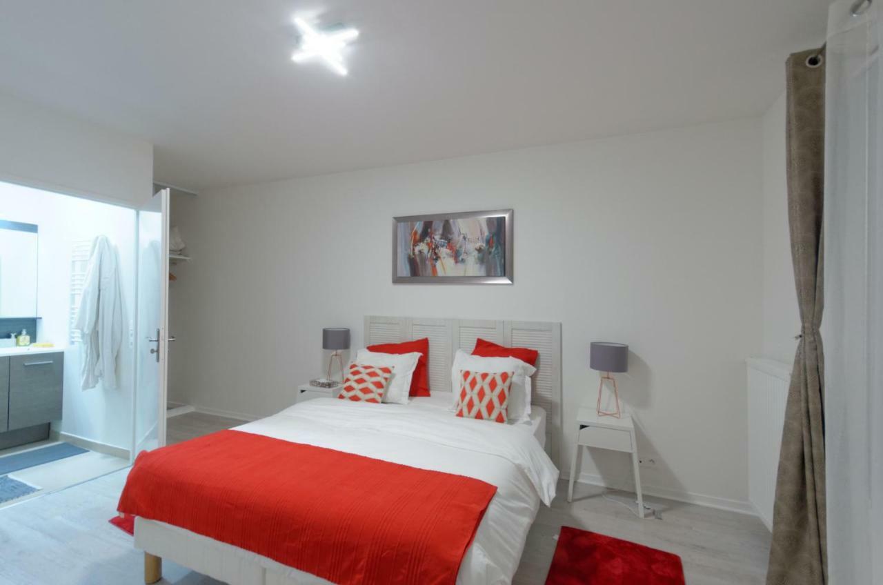 Red-Line Apartment Serris Ngoại thất bức ảnh