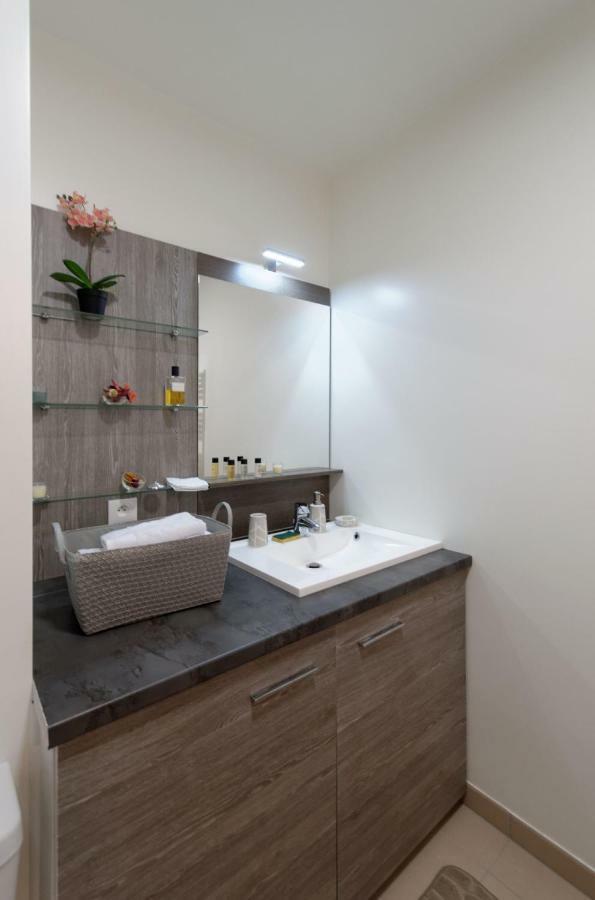 Red-Line Apartment Serris Ngoại thất bức ảnh